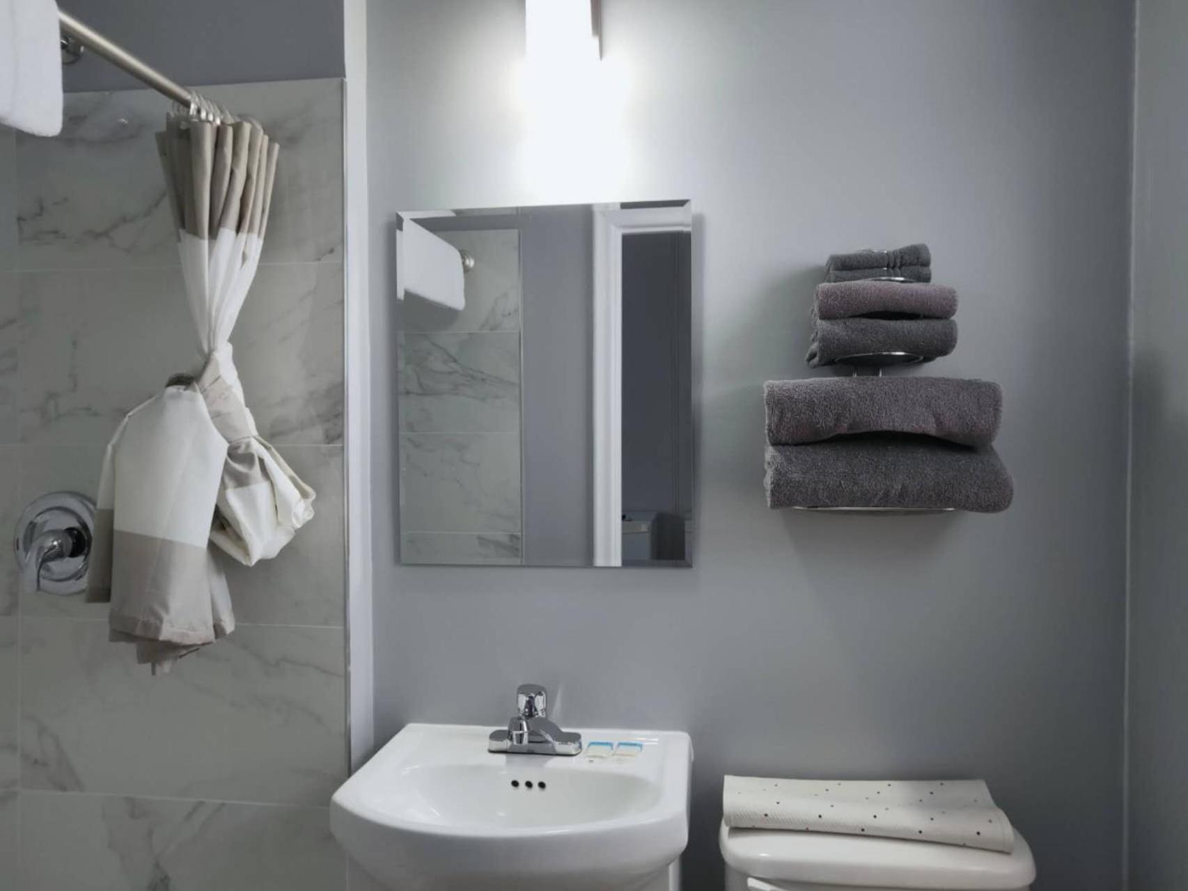 Melsask Motel Melville Dış mekan fotoğraf