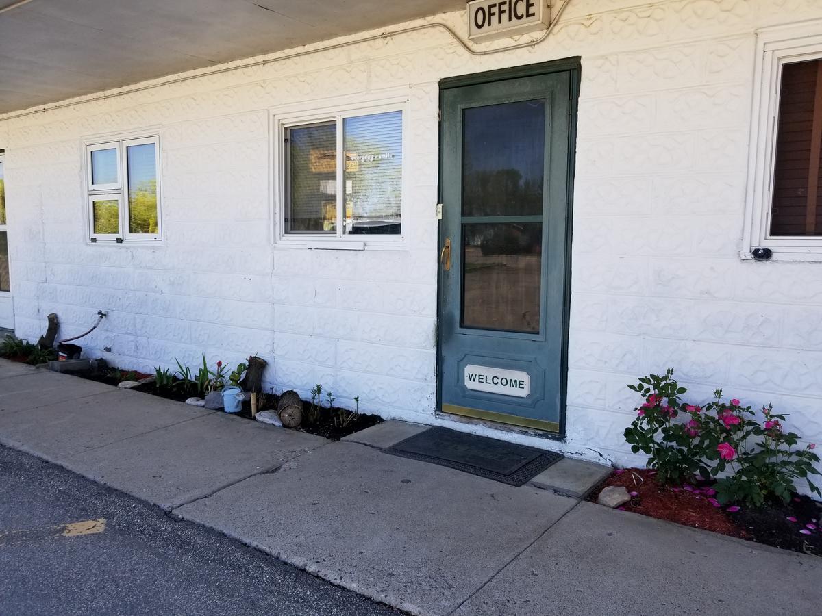 Melsask Motel Melville Dış mekan fotoğraf